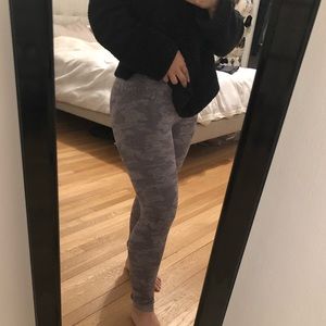 Gymshark Camo Seamless Leggings Lavender Grey M